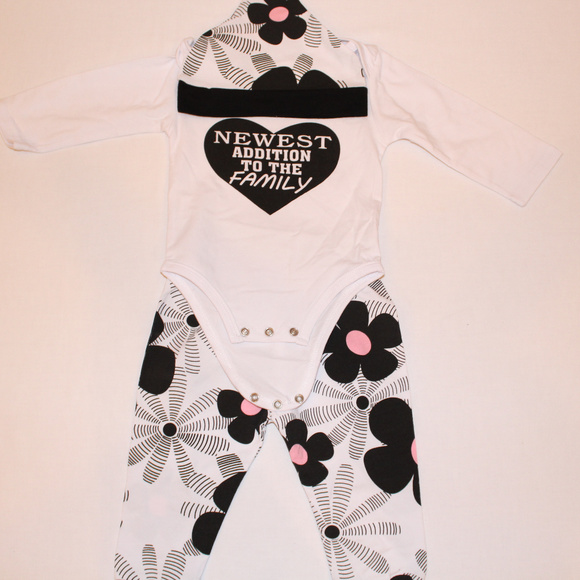 Girls black&white 3 piece /3m/one piece bottom hat - Picture 2 of 3